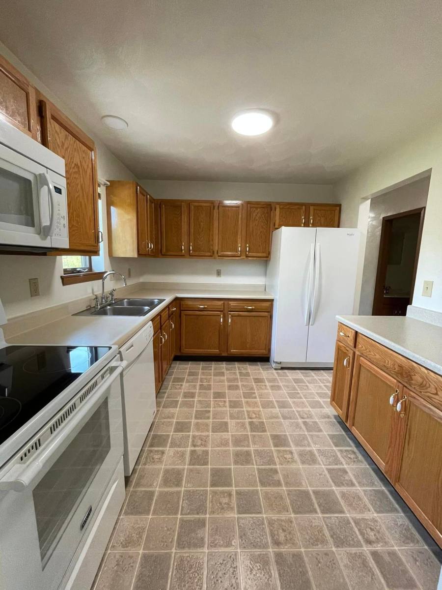 Apartment for rent at 1700 Whitney Court Dr, Latrobe, PA 15650