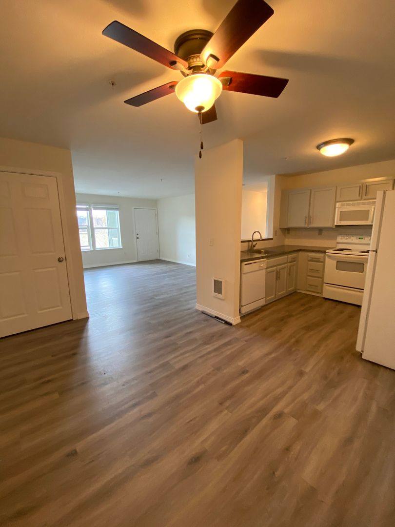 Apartment for rent at 3045 Gehlar Rd NW, Salem, OR 97304