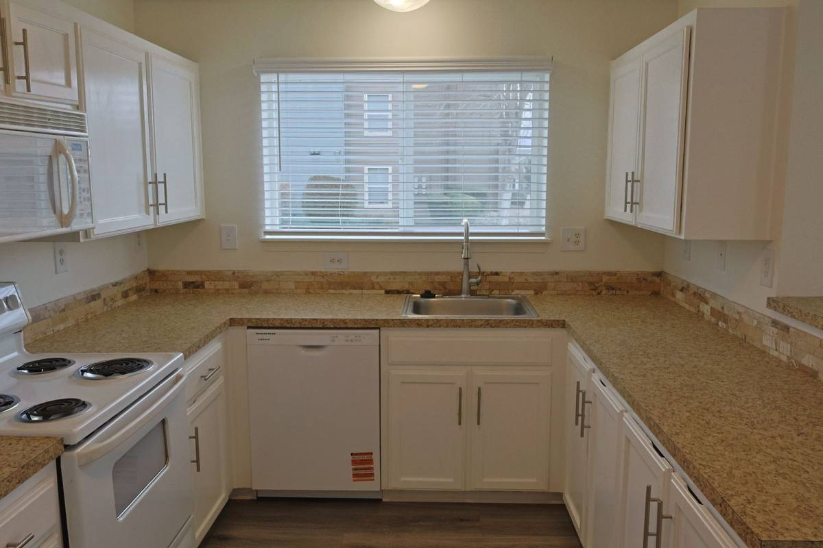Apartment for rent at 3045 Gehlar Rd NW, Salem, OR 97304