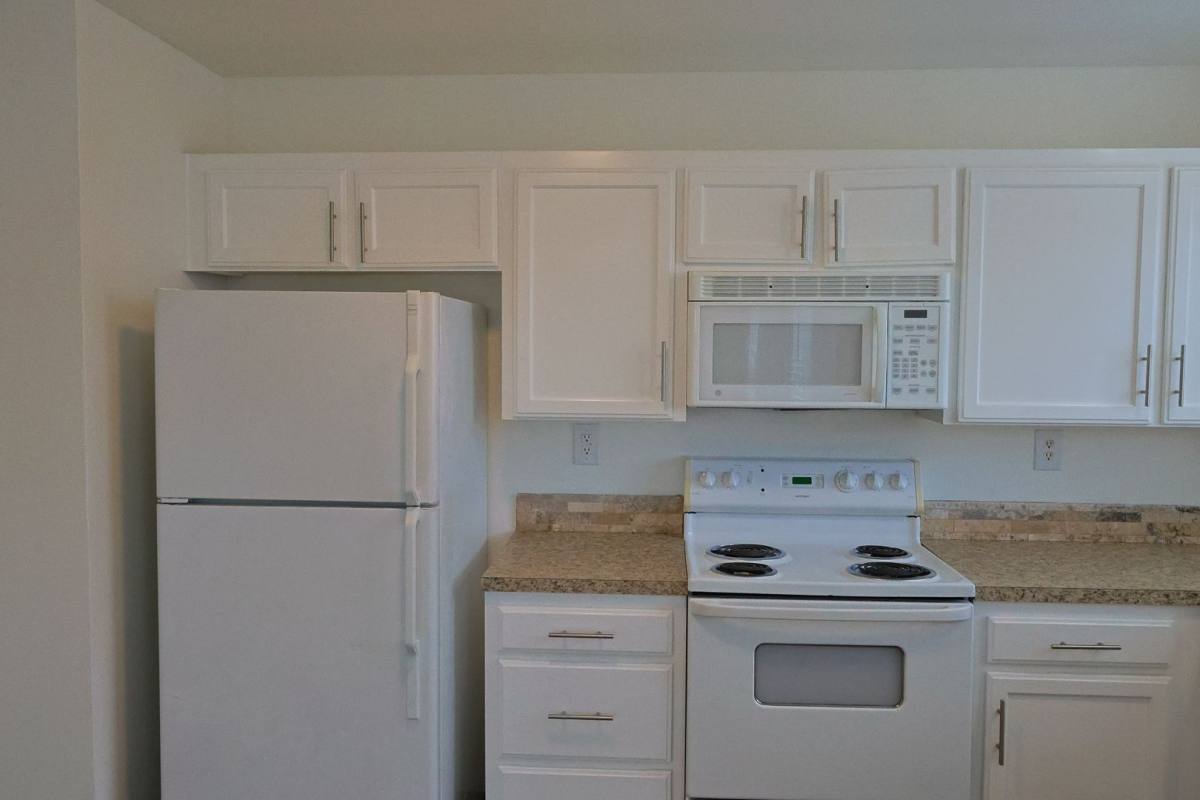 Apartment for rent at 3045 Gehlar Rd NW, Salem, OR 97304
