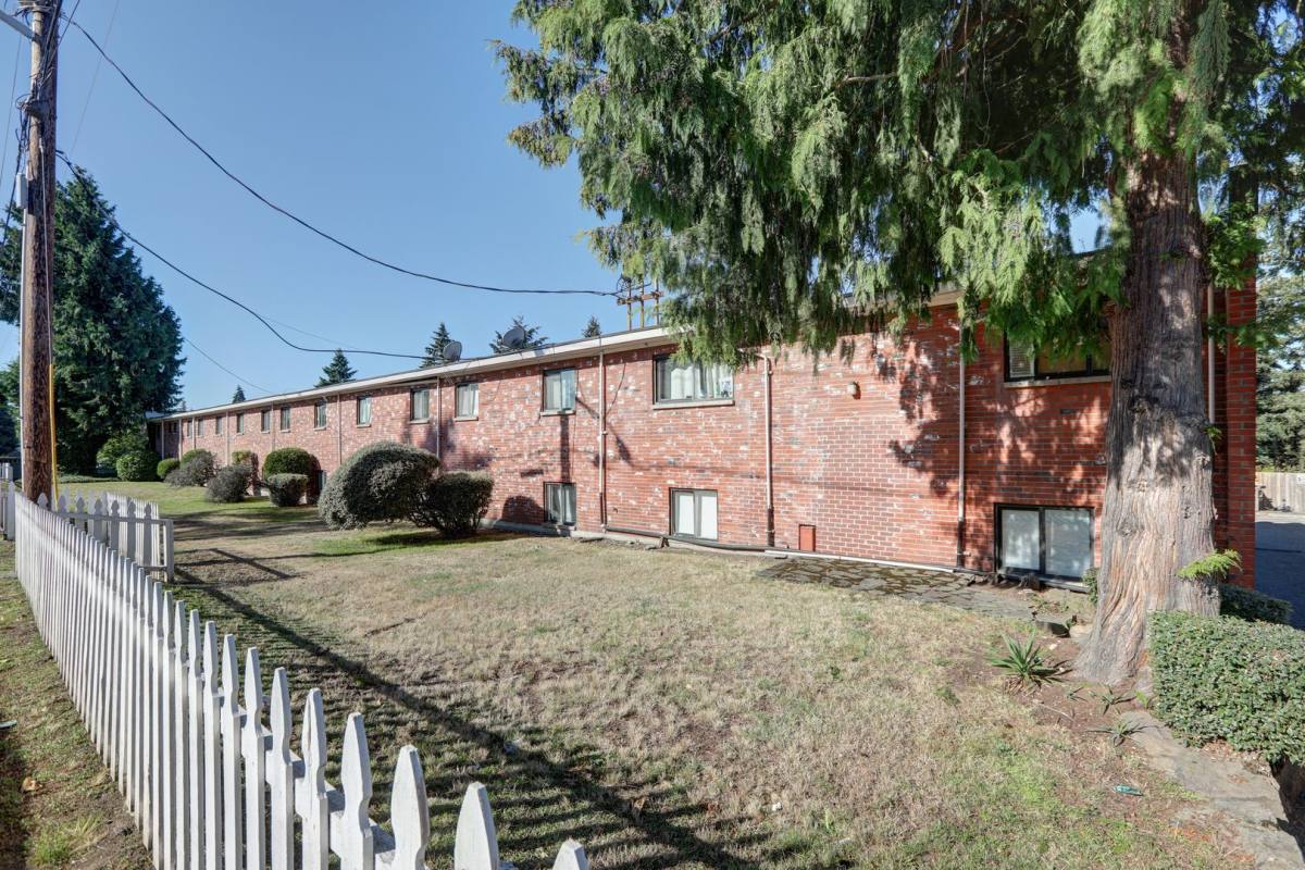 Apartment for rent at 30853 14th Ave S, Federal Way, WA 98003