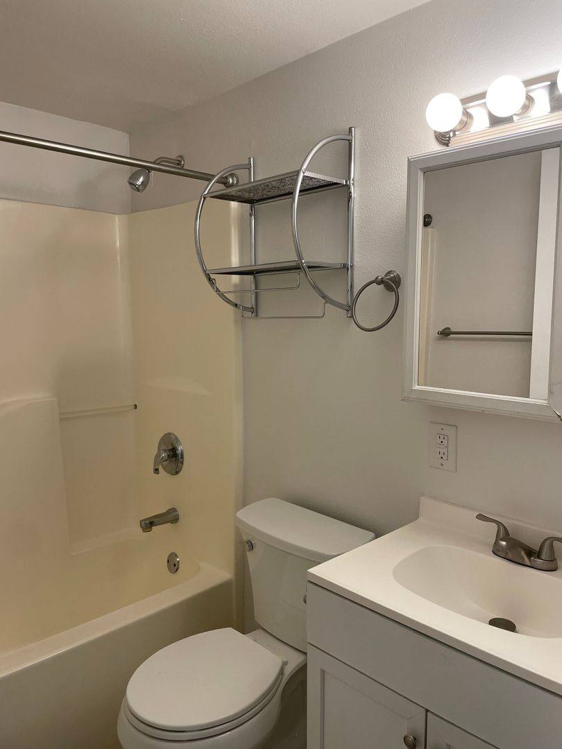 Apartment for rent at 30853 14th Ave S, Federal Way, WA 98003