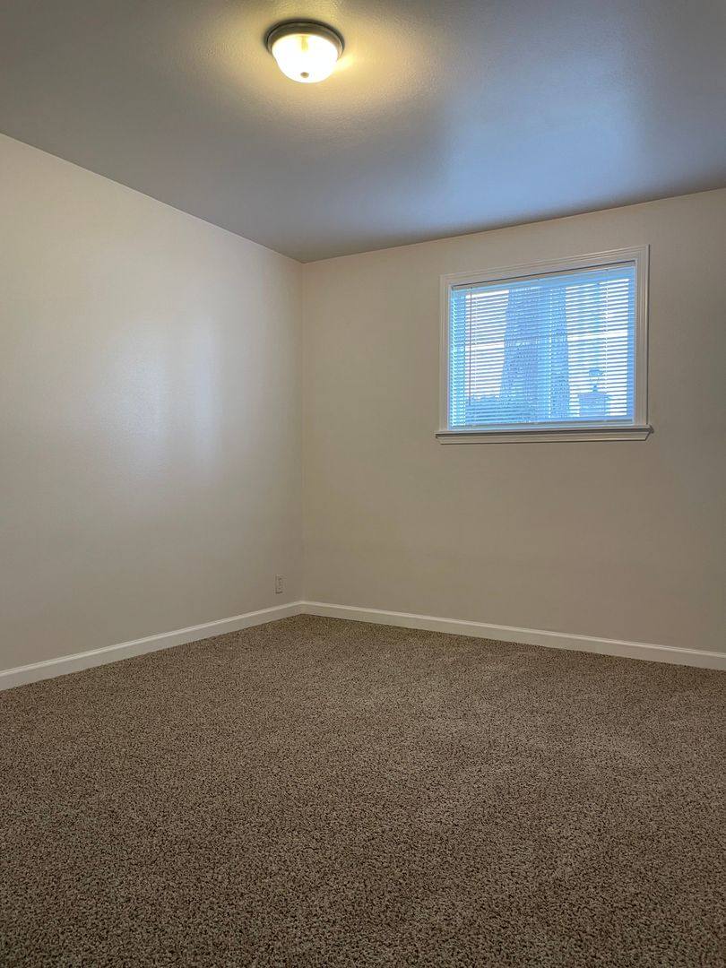 Apartment for rent at 30853 14th Ave S, Federal Way, WA 98003