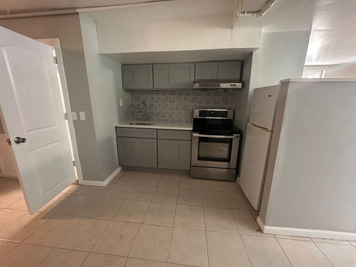 Apartment for rent at 1315 W Roosevelt, Philadelphia, PA 19140