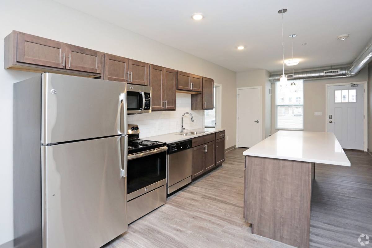 Apartment for rent at 3201 Forest Ave, Des Moines, IA 50311