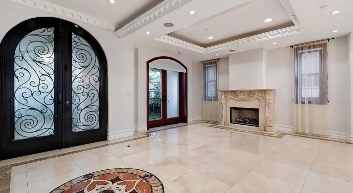 Condo for rent at 332 S Almont Dr, Beverly Hills, CA 90211
