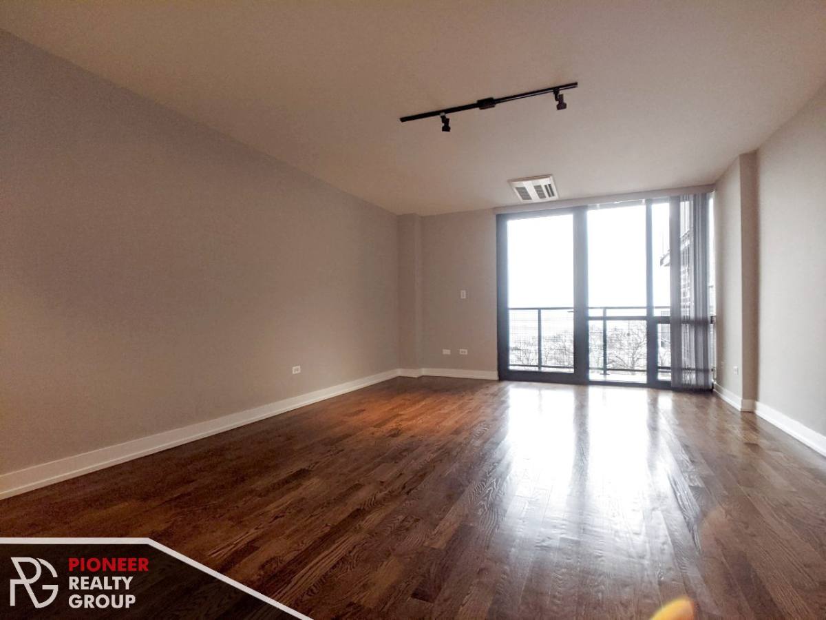 Apartment for rent at 5910 N Sheridan Rd #704, Chicago, IL 60660