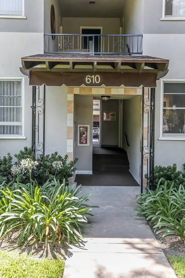 606 W Foothill Blvd #B, Monrovia, CA 91016 - Apartment For Rent