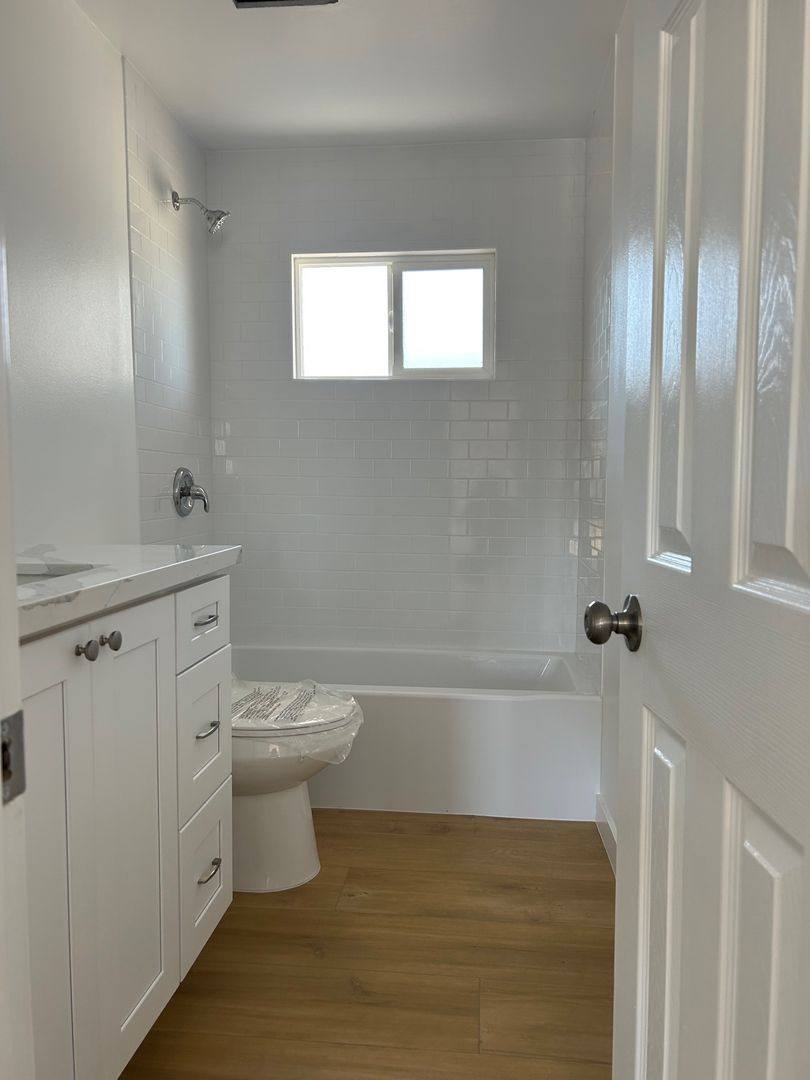 Apartment for rent at 652 E 97th St, Inglewood, CA 90301