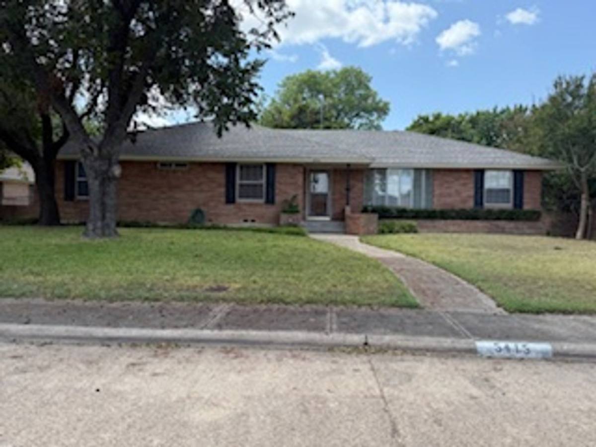 House for rent at 5415 Longleaf Lane, Dallas, TX 75232