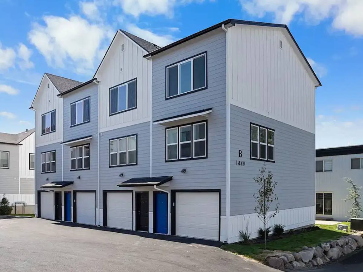 Townhouse for rent at 1449 N Madelia St, Spokane, WA 99202