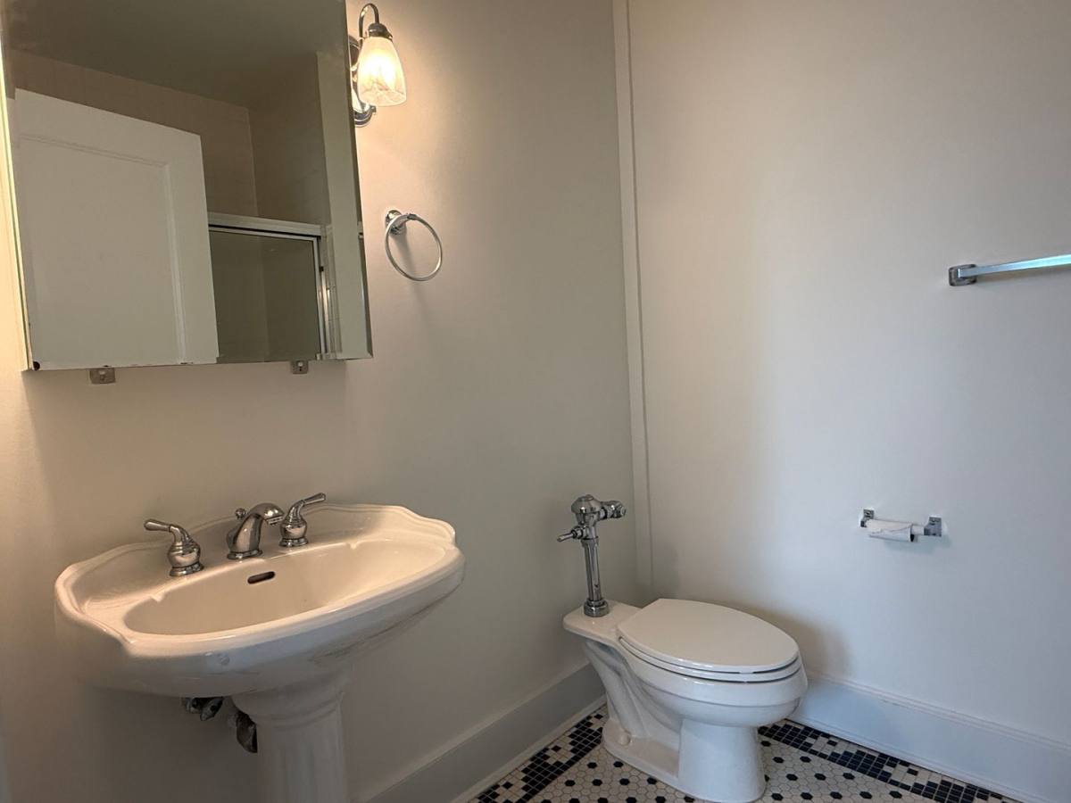 House for rent at 515 N Church St #303, Charlotte, NC 28202