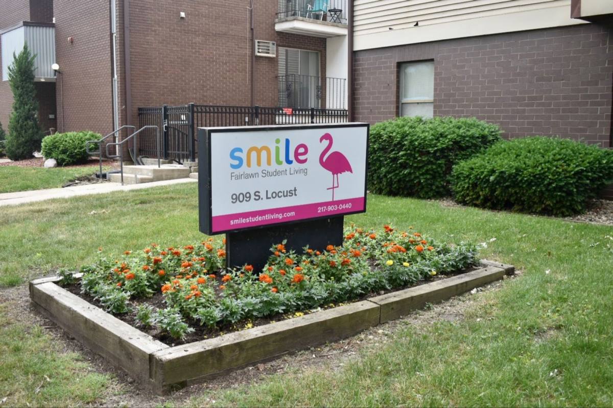 Apartment for rent at 909 S Locust St, Champaign, IL 61820