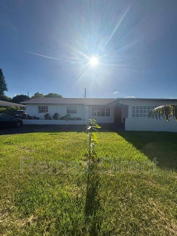 House for rent at 319 S Congress Ave, West Palm Beach, FL 33409