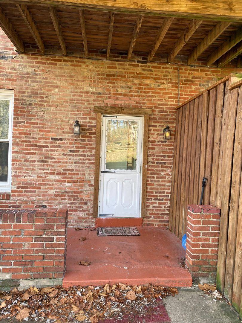 Apartment for rent at 5302 Overlook Glen Dr, Pittsburgh, PA 15236