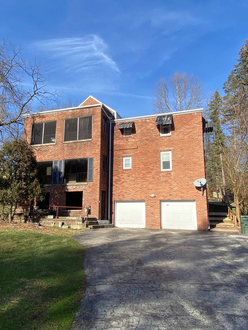 Apartment for rent at 5302 Overlook Glen Dr, Pittsburgh, PA 15236