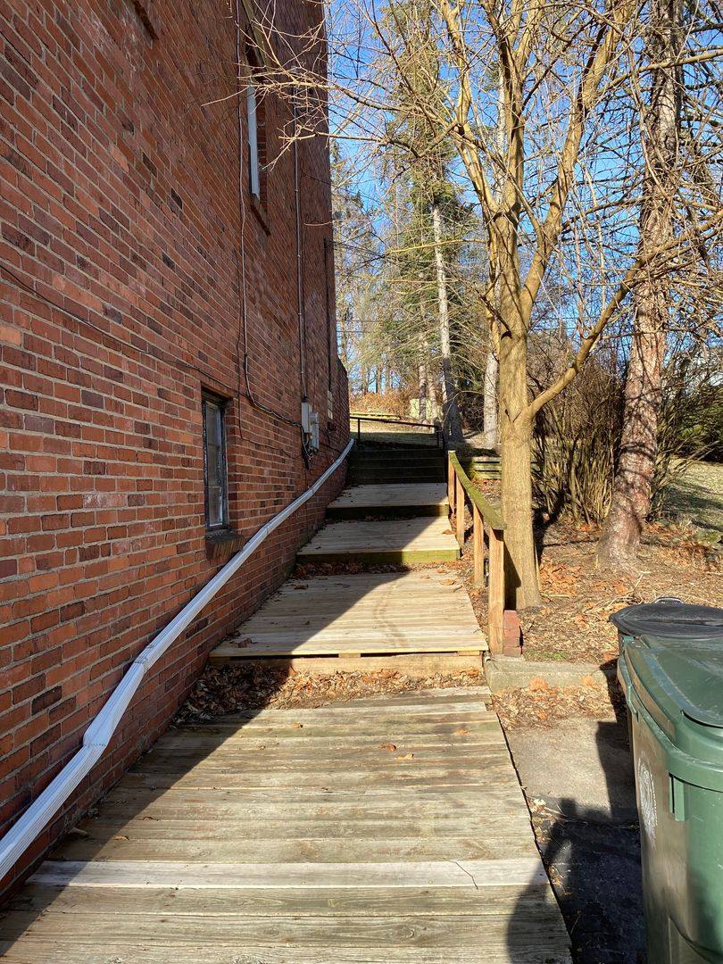 Apartment for rent at 5302 Overlook Glen Dr, Pittsburgh, PA 15236
