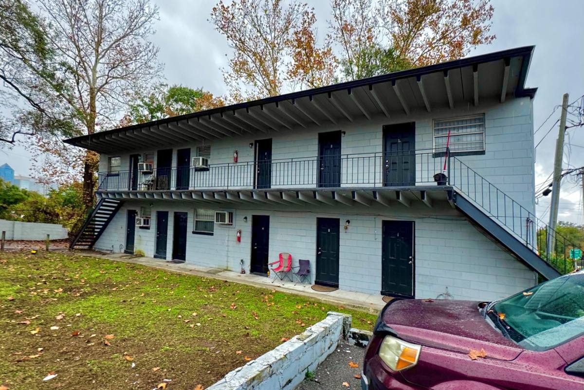 Apartment for rent at 725, 735, 745, 916, & 926 Eaverson St, Jacksonville, FL 32204