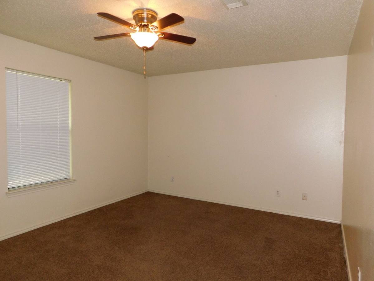 Apartment for rent at 1814 Hunt, Commerce, TX 75428