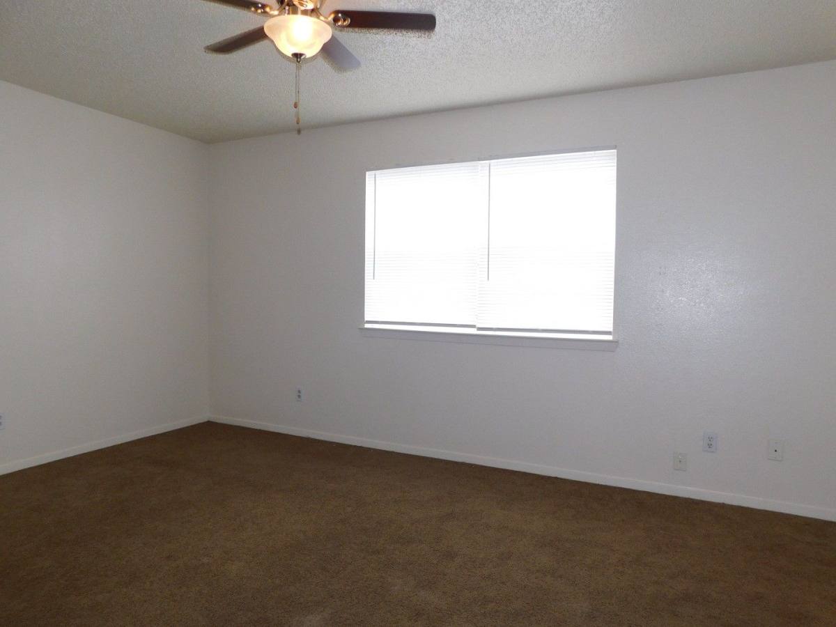 Apartment for rent at 1814 Hunt, Commerce, TX 75428