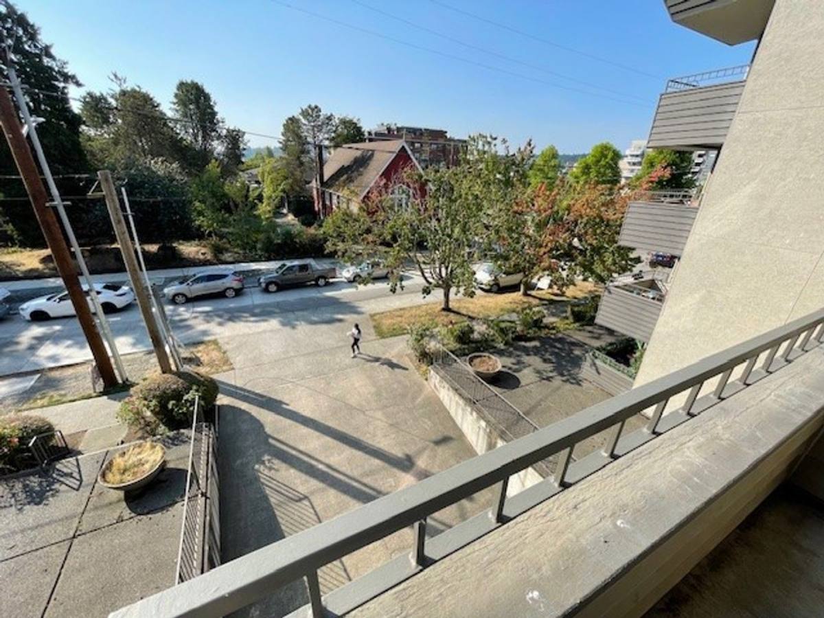 Apartment for rent at 5800 22nd Ave NW, Seattle, WA 98107