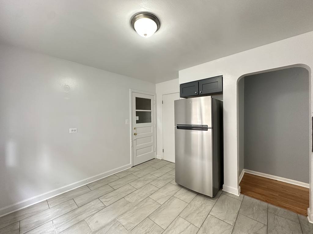 Apartment for rent at 6719 California #W3, Chicago, IL 60645