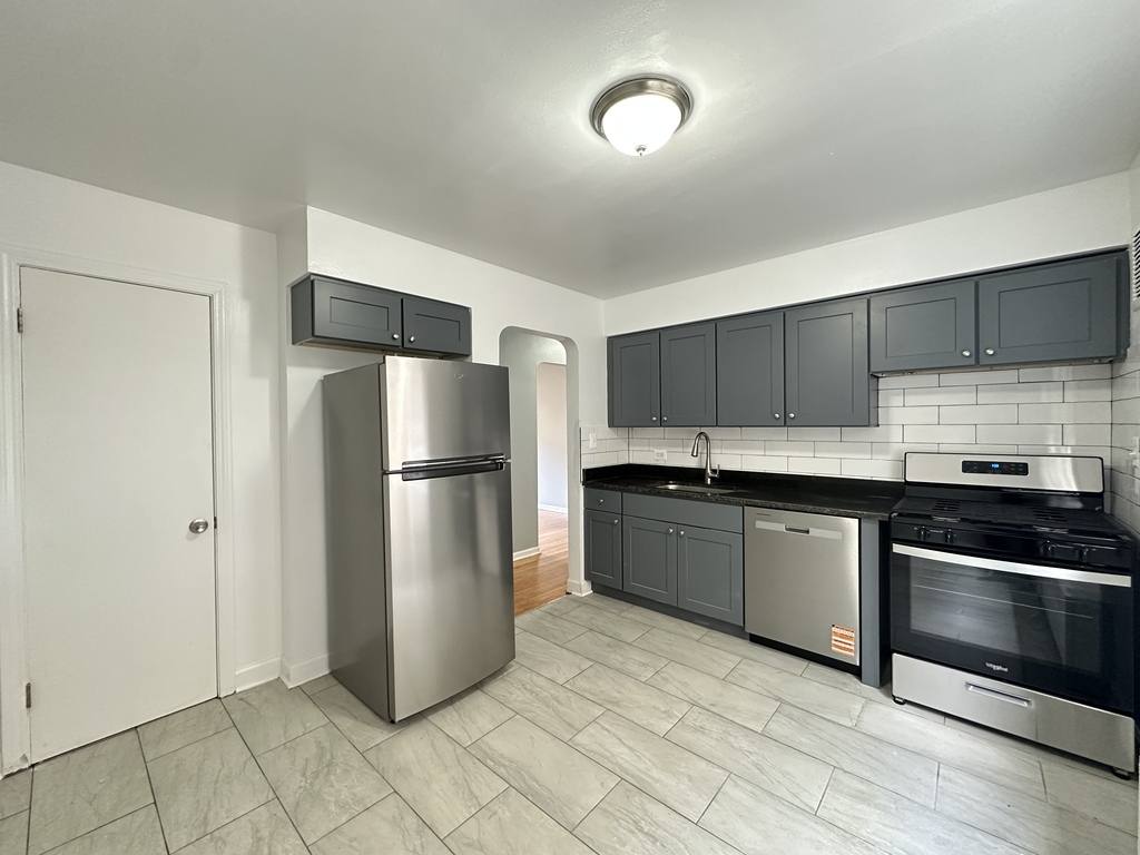 Apartment for rent at 6719 California #W3, Chicago, IL 60645