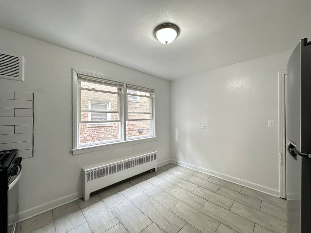 Apartment for rent at 6719 California #W3, Chicago, IL 60645