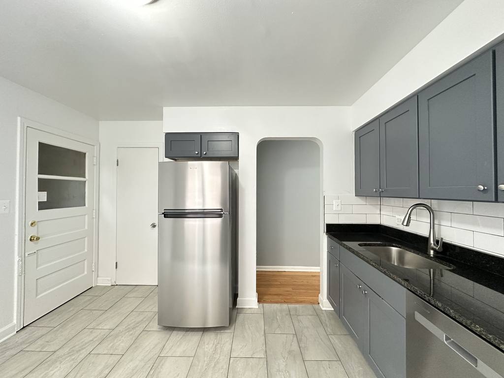 Apartment for rent at 6719 California #W3, Chicago, IL 60645