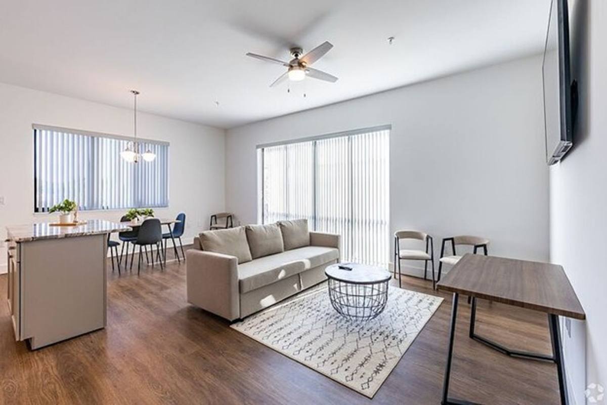 Apartment for rent at 100 N Dewey St, Eustis, FL 32726