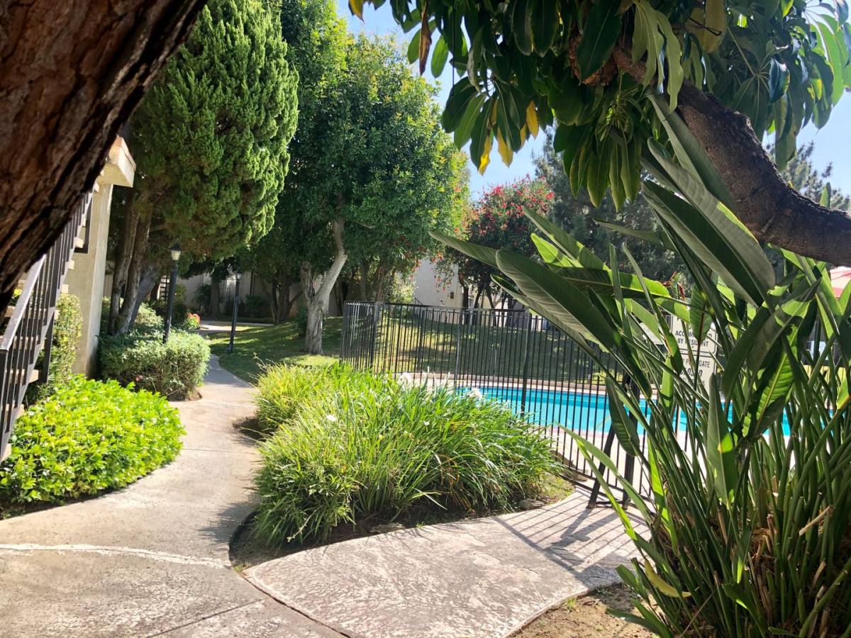 Apartment for rent at 371 N Powell Ave, Azusa, CA 91702