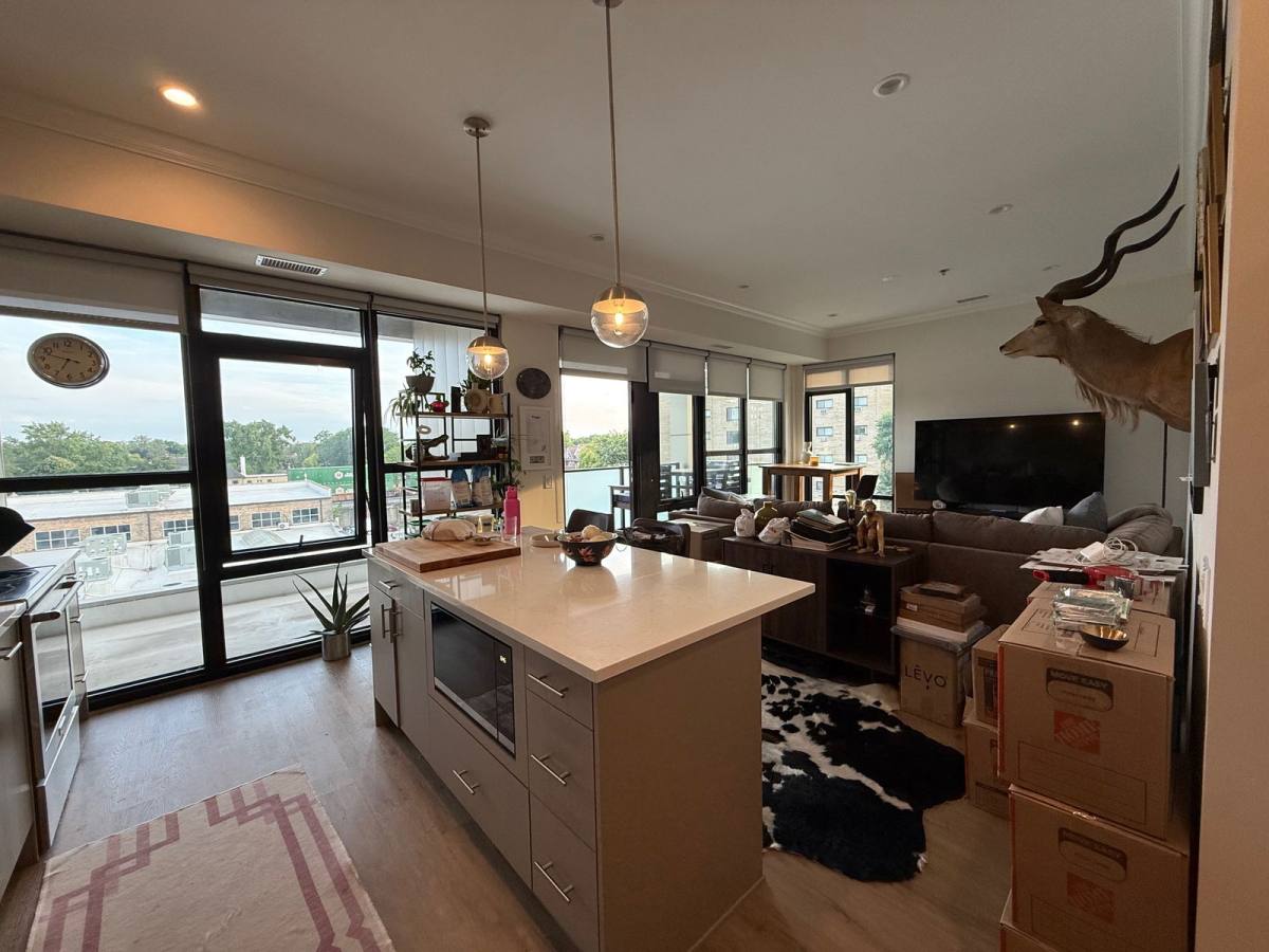 Apartment for rent at 835 Lake St #414, Oak Park, IL 60301