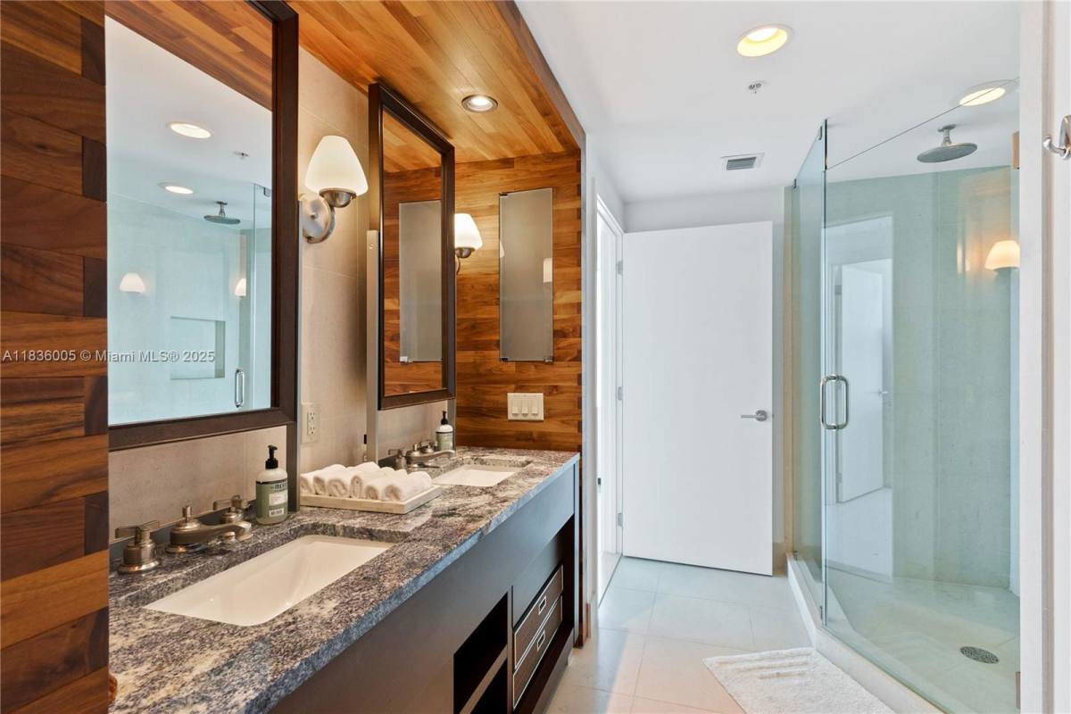 Apartment for rent at 6899 Collins Ave, Miami Beach, FL 33141
