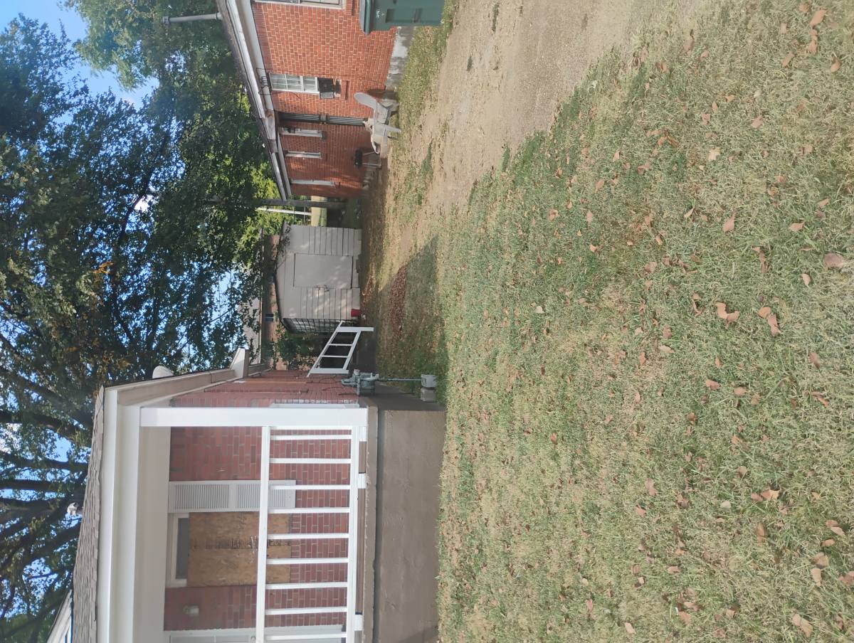 Townhouse for rent at 1406 Kerr Ave, Memphis, TN 38106