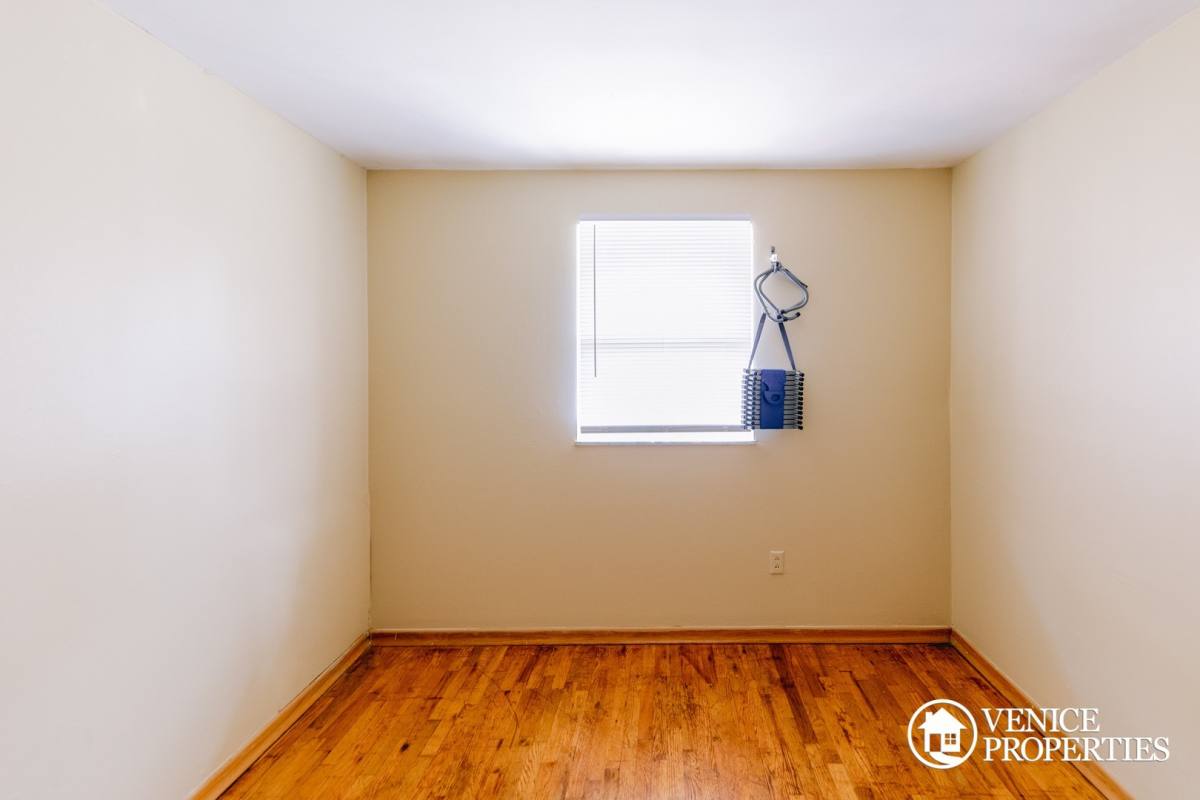 Townhouse for rent at 171 E 12th Ave, Columbus, OH 43201
