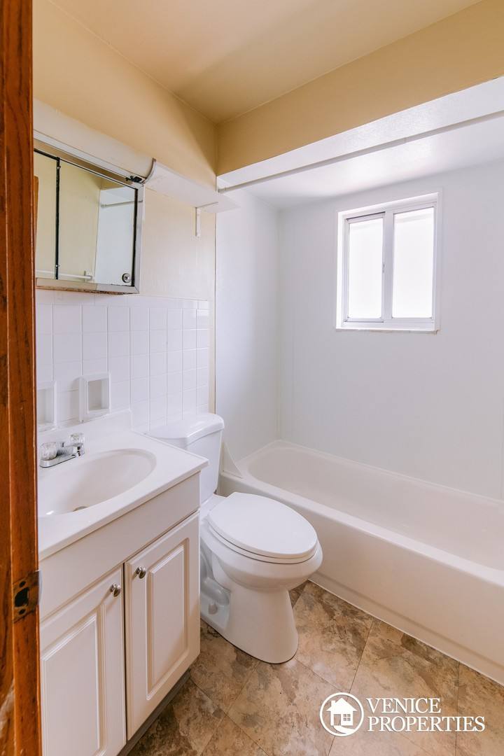 Townhouse for rent at 171 E 12th Ave, Columbus, OH 43201