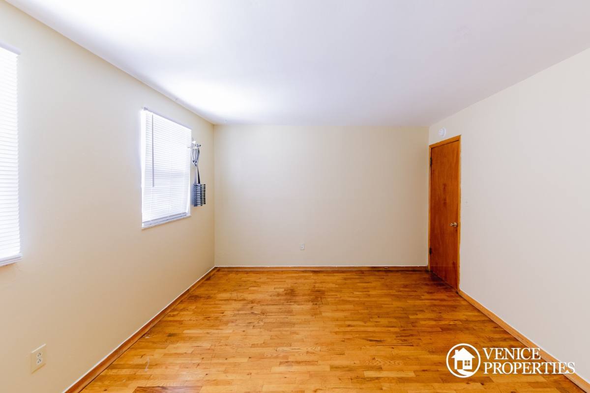 Townhouse for rent at 171 E 12th Ave, Columbus, OH 43201
