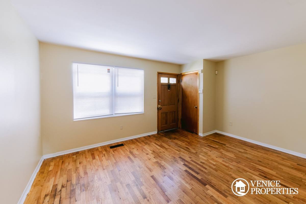Townhouse for rent at 171 E 12th Ave, Columbus, OH 43201