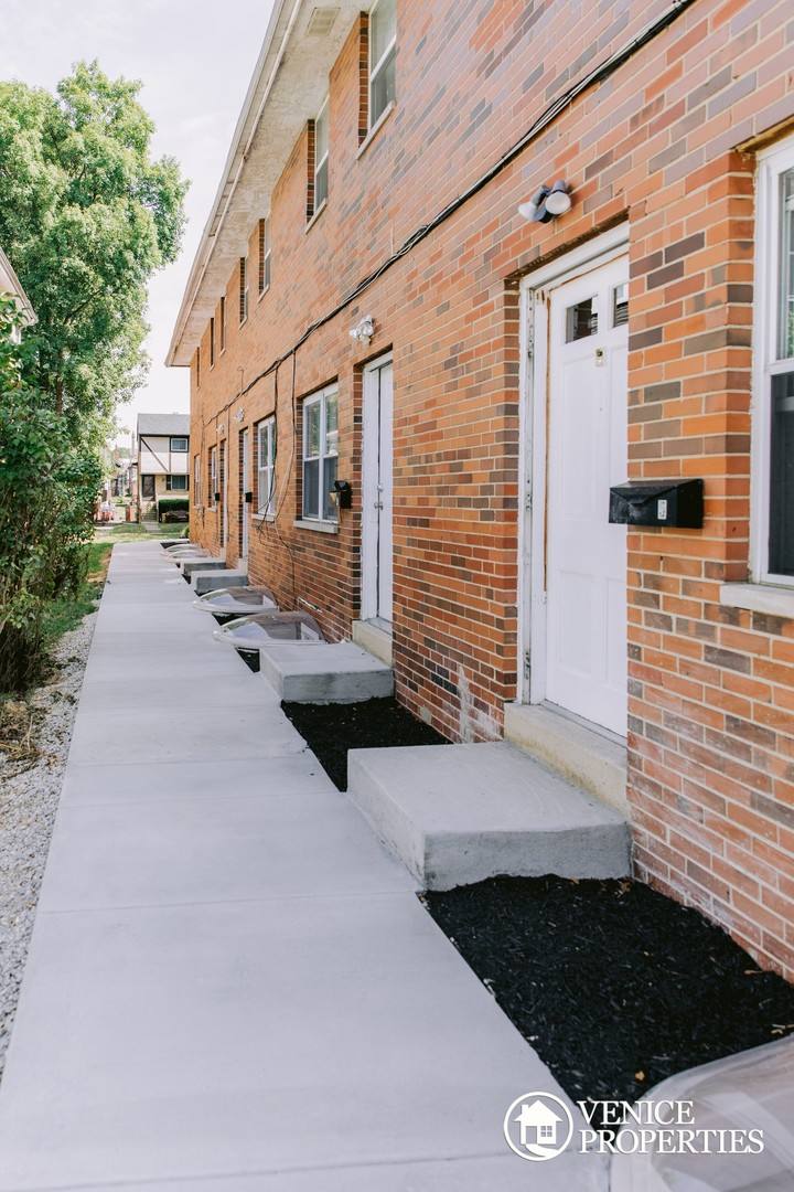 Townhouse for rent at 171 E 12th Ave, Columbus, OH 43201