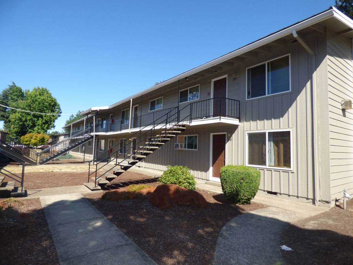 Apartment for rent at 721-759 Hawthorne Ave NE, Salem, OR 97301