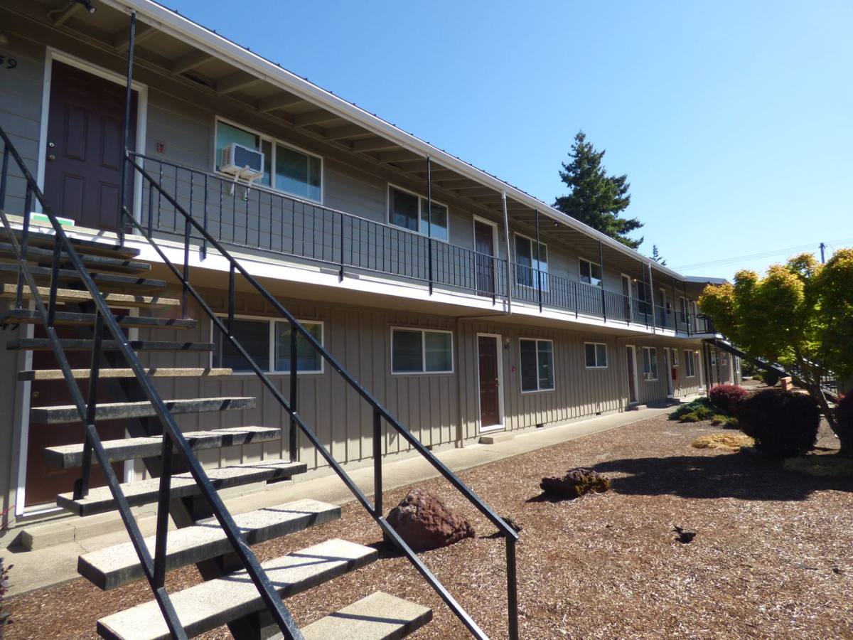 Apartment for rent at 721-759 Hawthorne Ave NE, Salem, OR 97301