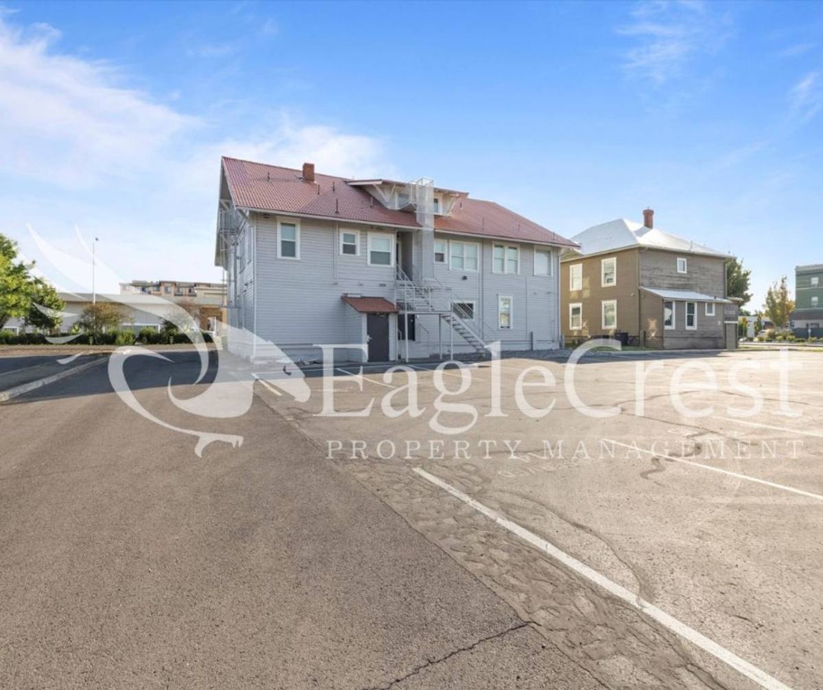 Apartment for rent at 105 N Spokane St, Walla Walla, WA 99362