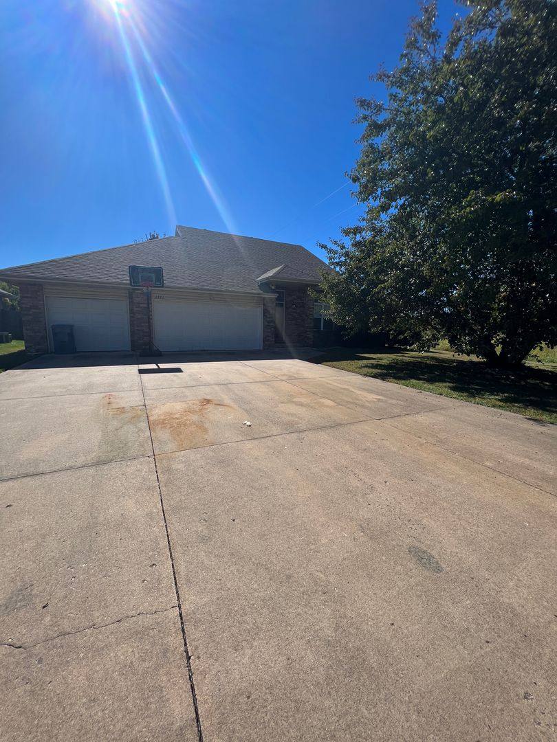 House for rent at 2882 W Lasalle St, Springfield, MO 65807