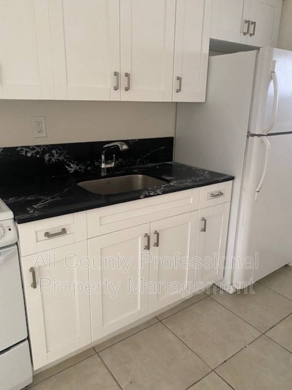 Apartment for rent at 6032 Pierce St #5, Hollywood, FL 33024