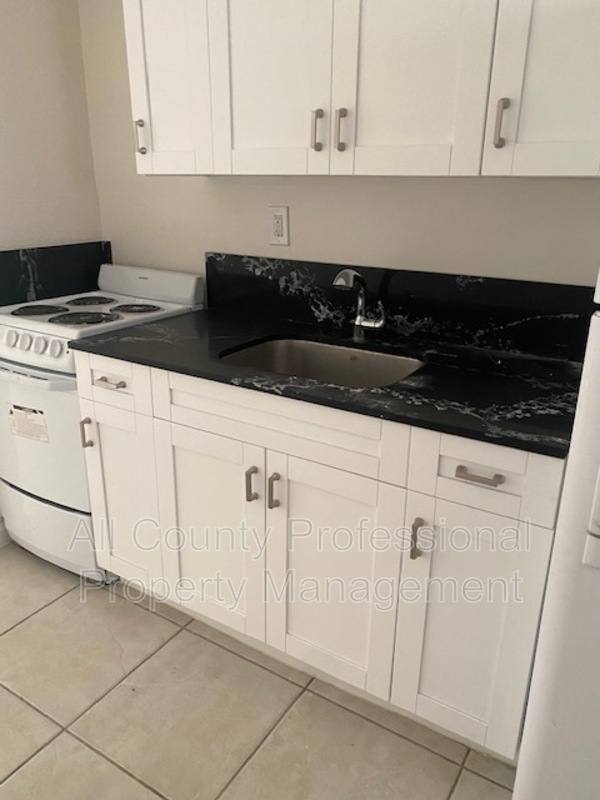 Apartment for rent at 6032 Pierce St #5, Hollywood, FL 33024