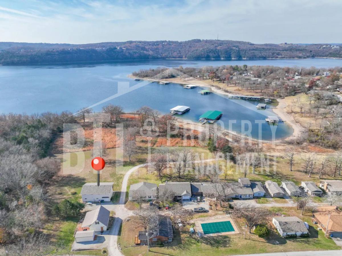 Apartment for rent at 134 Lake Village Lane, Reeds Spring, MO 65737