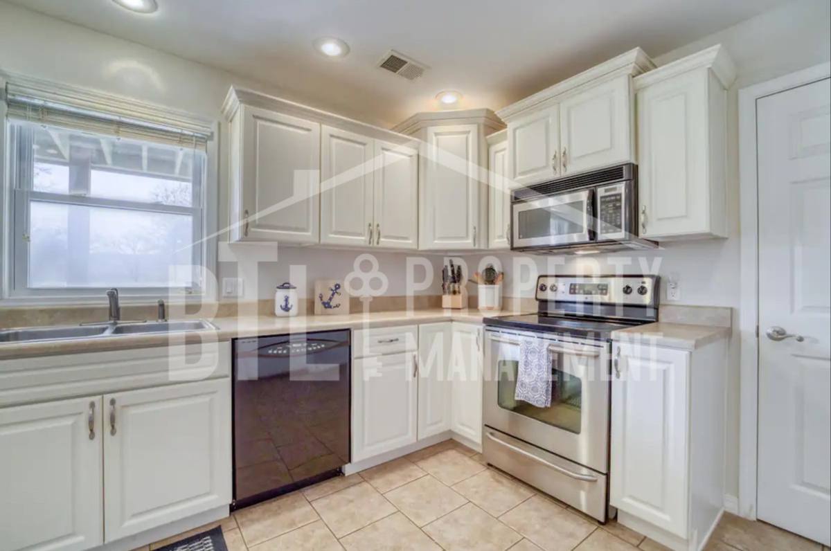 Apartment for rent at 134 Lake Village Lane, Reeds Spring, MO 65737