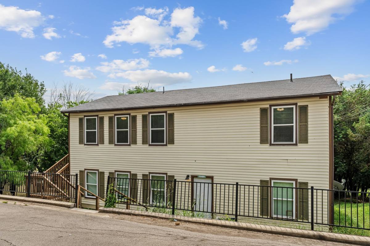 Apartment for rent at 1013 1015 Advance St, San Marcos, TX 78666