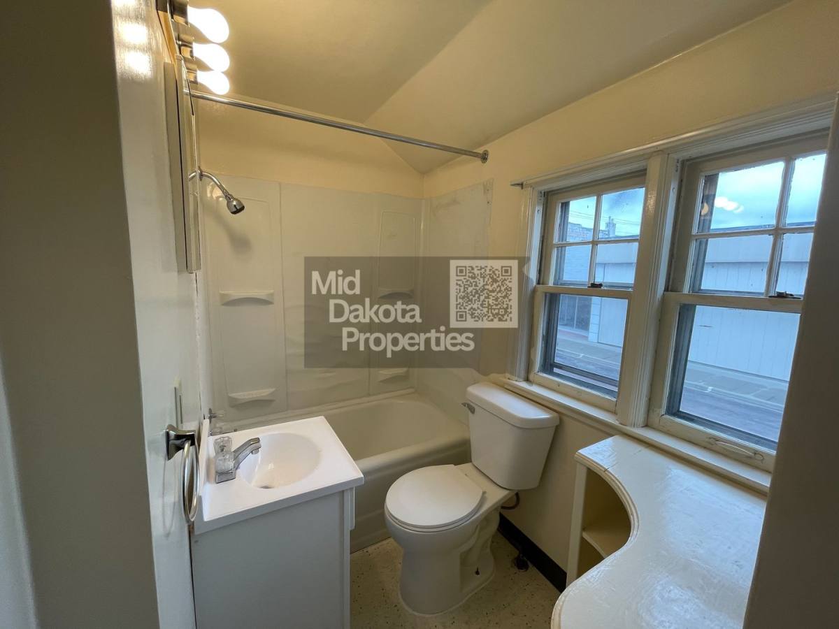 Apartment for rent at 125, 127, 127 1 2, 129, 131, 133, 135 E, Mitchell, SD 57301