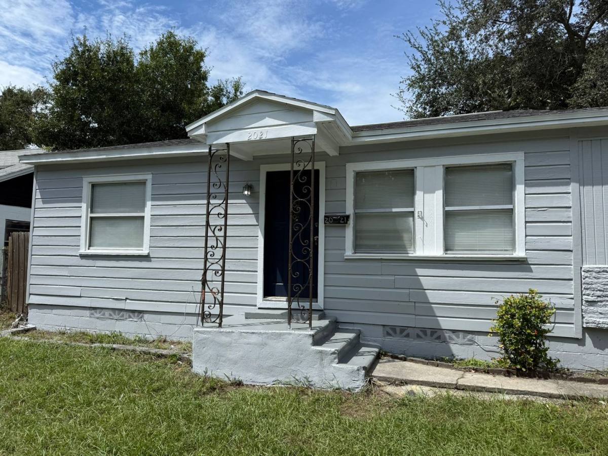 House for rent at 2021 10th St S, Saint Petersburg, FL 33705